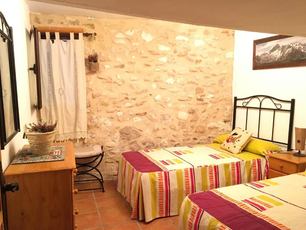 アルカラ・デル・フカル Casa Cueva Araceliヴィラ エクステリア 写真