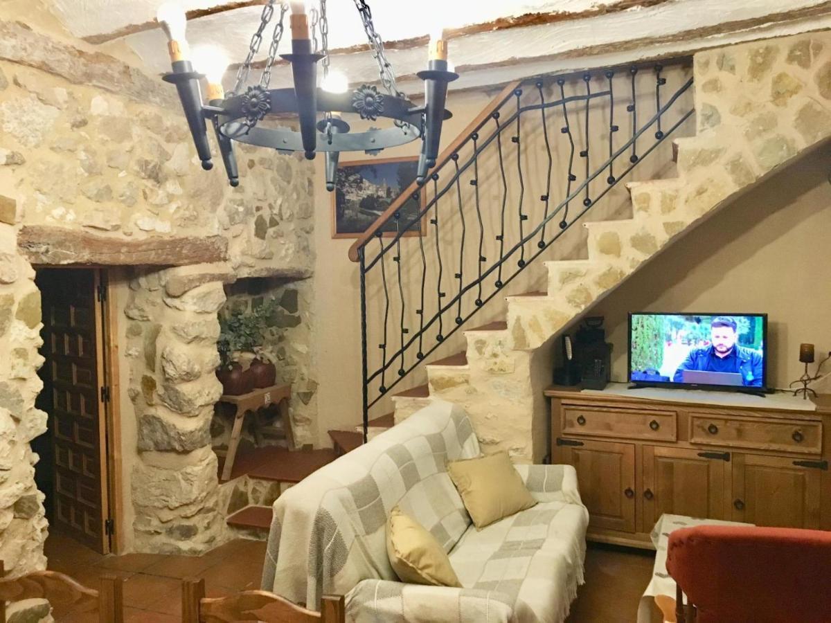 アルカラ・デル・フカル Casa Cueva Araceliヴィラ エクステリア 写真