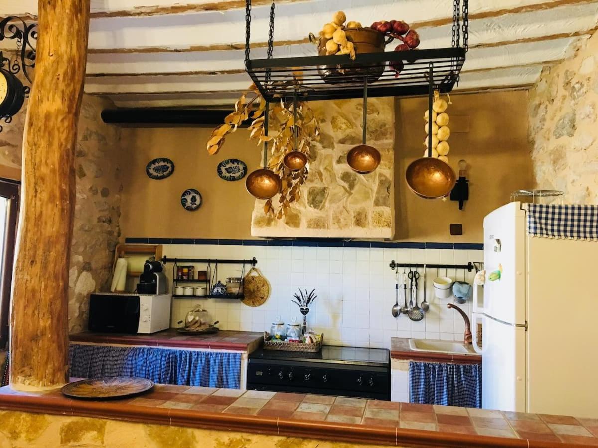 アルカラ・デル・フカル Casa Cueva Araceliヴィラ エクステリア 写真
